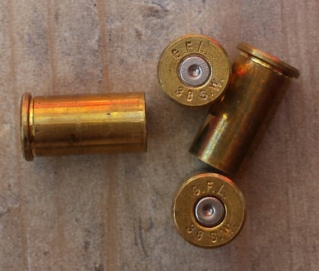 Vendo vainas Fiocchi calibre 38 corto, con un solo disparo.
10 euros 100.  :birra^: 00