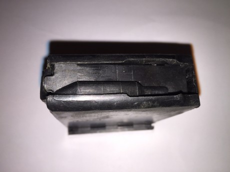 Un amigo me ha pedido que le ponga en venta su cargador para Ar15, se encuentra en buen estado para quien 00