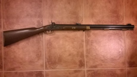 Revolver Avancarga San Marcos Cal 31. Cinco disparos, 
Rifle Avancarga Ardesa, Ca. 45. Con funda de cuero 02