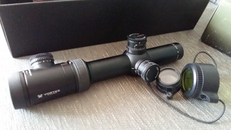 Hola vendo visor Vortex PST de 1-4x24 aumentos con reticula iluminada. 
Excelente calidad. Torretas tacticas 02