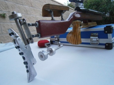 Vendo lote de tiro olímpico compuesto por:
carabina Gamo MC Super, con la culata de aluminio adaptable 00