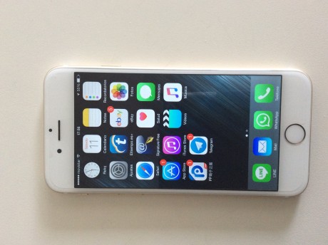 Pongo en venta un iphone 6 de 16 gb, en perfecto estado sin golpes ni ralladuras, el unico fallo que tiene 01