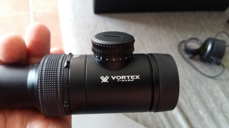 Hola vendo visor Vortex PST de 1-4x24 aumentos con reticula iluminada. 
Excelente calidad. Torretas tacticas 02