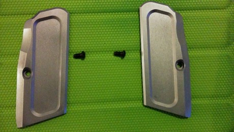 Hola,vendo cachas originales de aluminio para  TANFOGLIO LIMITED ( modelo sin Fannel),estan perfectas 00