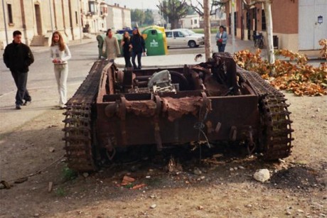 En octubre de 1936 llegaron a España los primeros T-26. En Archena se creó la Escuela de Fuerzas Blindadas 170
