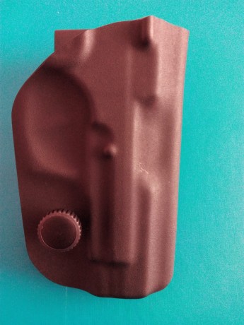  31 pk II.jpg  31pk I.jpg 

Funda PakoHolsters, a estrenar, 27€
Cargadores, 58€ (los tres)
Caja y manual, 01