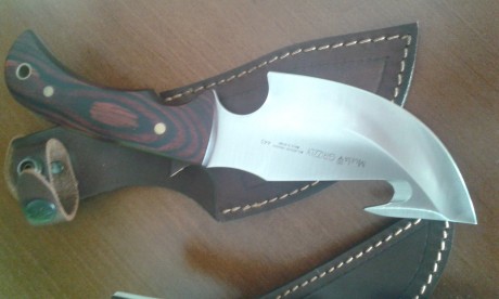 Vendo estos tres cuchillos de la Marca Muela completamente nuevos a estrenar.
se vende el lote junto. 02