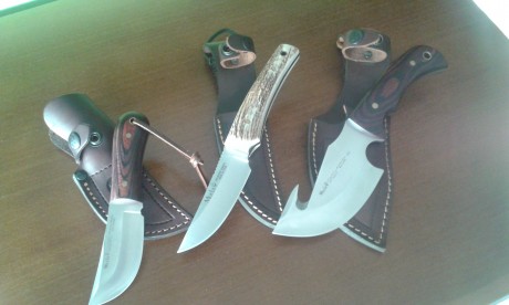 Vendo estos tres cuchillos de la Marca Muela completamente nuevos a estrenar.
se vende el lote junto. 01