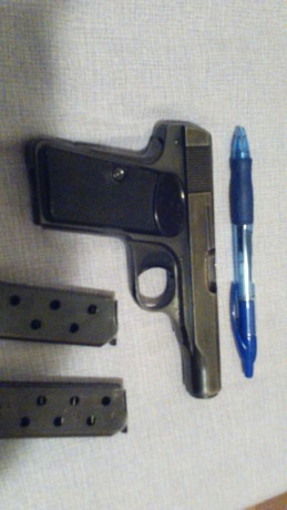 Un compañero de club ,me a pedido ke le ponga a la venta su browing del 9 corto guiada en F ,tiene el 20
