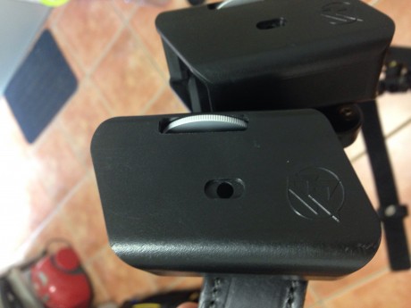 El cinturón azul es para las 1911 todo 20 euros 

El negro es de cuero Cabrero 


La funda ghost VENDIDA
Portaccargadores 11