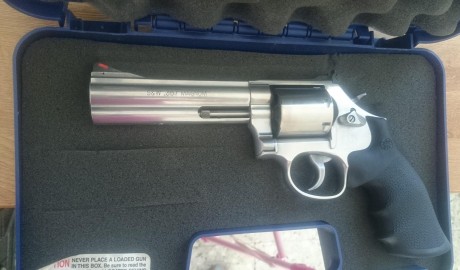 Vendo mi revólver
Esta en perfectisimo estado
Calibre 357 mag
Es un 686 6 plus Inox con tambor de 7 disparos 41