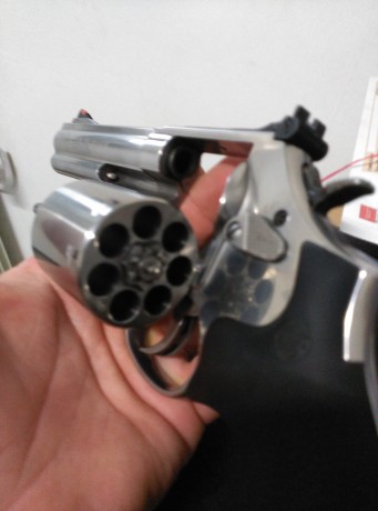 Vendo mi revólver
Esta en perfectisimo estado
Calibre 357 mag
Es un 686 6 plus Inox con tambor de 7 disparos 60