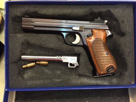 Vendo pistola SIG -P210,variante m-49 ,fabricada para Dinamarca, documentada en libro de coleccionista
calibre 02