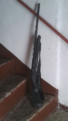 Vendo escopeta semiautomática Hatsan cal. 12 con cañón de bala y 5 polichockes en su caja original. La 01