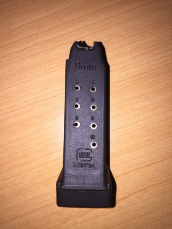 Se VENDE cargador para pistolas Glock 26, con suplemento que permite ampliar la capacidad del cargador 01