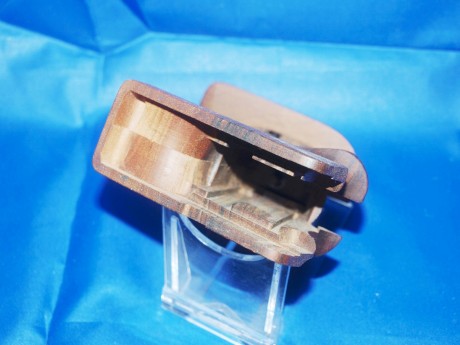 Cacha zurda de buen nogal, nueva a estrenar, marca NILL,
medida M/L vendo por 75 €uro mas gastos de correo.
Comprada 01