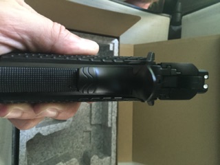 Vendo mi pistola por exceso de cupo en mi armario, la pistola la compre hace 6 meses en la web https://www.armasdecoleccion.com/blackwater-45mm-bw1911-full-metal-blow-back-p-2587.html
 12