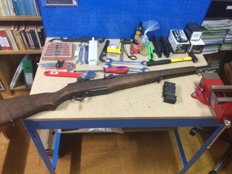 Me ha surgido la oportunidad de adquirir un arma interesante y tengo que deshacerme de uno de los Garand.Se 01