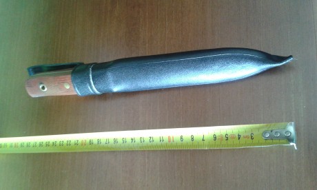 Vendo este cuchillo alemán estilo puko, numero de serie en funda y hoja. Completamente nuevo.

Precio 01