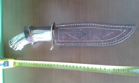 Vendo este cuchillo de monte marca MUELA modelo CAZORLA, está usado sobre todo se ve en la funda que esta 01