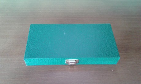 Magnifica navaja MUELA con asta de toro y alpaca, viene en su estuche original. Completamente nueva.

Precio: 00