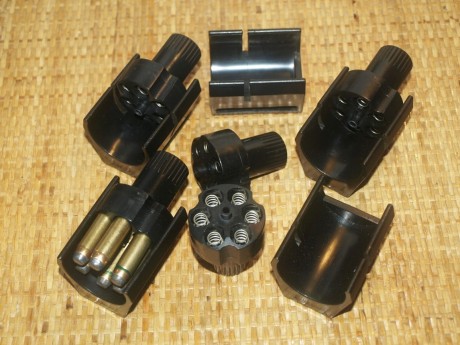 5 cargadores ultrarapidos para revolver S&W 686 
perfectos para el recorrido de tiro vendo por no
poder 00