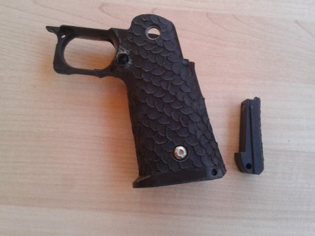 Vendo grip Extreme Shooter, grip reducido en tamaño, con doublé cut bajo  el guardamontes, tracción de 01