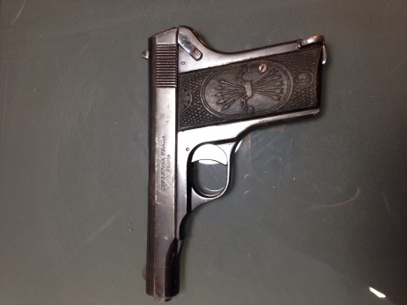 Buenas, recientemente he adquirido esta pistola en una subasta ya que me llamó la atención desde el principio 00