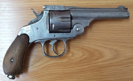 Hola, buscando entre los trastos me he encontrado con estas dos armas y me gustaría saber de que año son 02