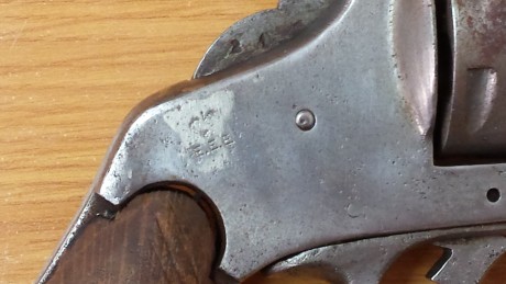 Hola, buscando entre los trastos me he encontrado con estas dos armas y me gustaría saber de que año son 00