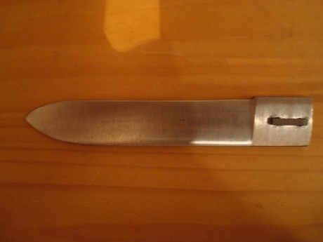  DSC06533.JPG  DSC06535.JPG 

Hoja de recambio para navaja de paracaidista alemana. Mide 125 mm , no esta 00