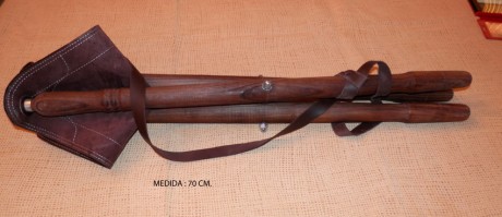 Hola, vendo un taburete plegable, en perfecto estado, asiento de cuero, ideal para cacería. Se encuentra 00