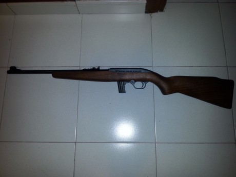 Se vende en perfecto estado carabina CBC del calibre 22LR semiautomática, con cargador de 8 cartuchos, 02