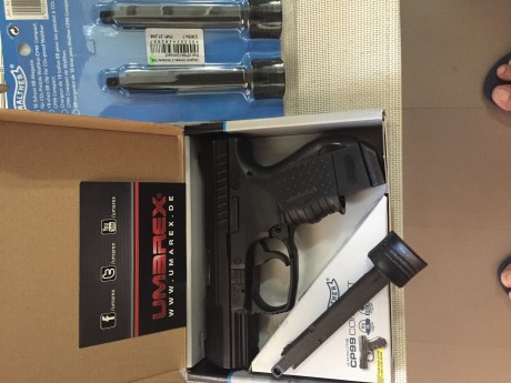 Vendo mi pistola por exceso de cupo en mi armario, la pistola la compre hace 6 meses en la web https://www.armasdecoleccion.com/blackwater-45mm-bw1911-full-metal-blow-back-p-2587.html
 71