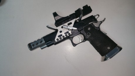 Se venden 2 Pistolas STI Open Mast Master 38 super una de ellas híbrida con cargadores  pocos disparos 00