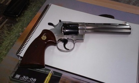 Buenas a todos, un amigo me ha pedido que le venda el suyo.

Es un Colt Python de 6" 38 Special/357 01
