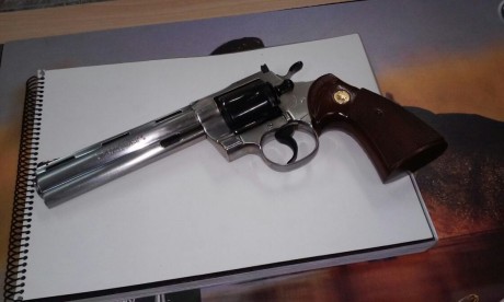 Buenas a todos, un amigo me ha pedido que le venda el suyo.

Es un Colt Python de 6" 38 Special/357 10