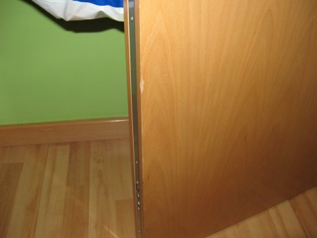 Os adjunto unas fotos de la puerta de mi piso de 60 m2 típico de españoles de clase media-baja con hipoteca 02