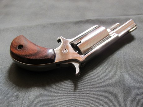 Vendo revolver NAA en perfecto estado de funcionamiento. Tiene acabado pulido. Solo se ha usado en contadas 01