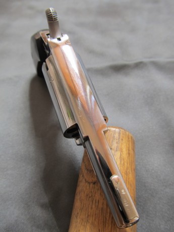 Vendo revolver NAA en perfecto estado de funcionamiento. Tiene acabado pulido. Solo se ha usado en contadas 11