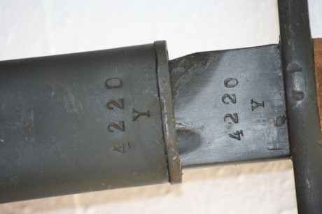 He comprado esta bayoneta mod 1941 pero no se si es original las cachas y el fosfatado, puede ser algún 60