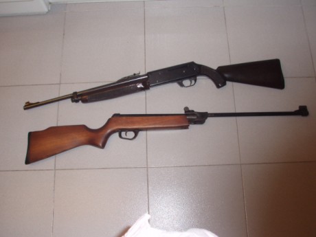 Hola
Veamos que tenemos aquí:
Una Gamo 890 calibre 4,5 en perfecto estado de funcionamiento y a plena 10