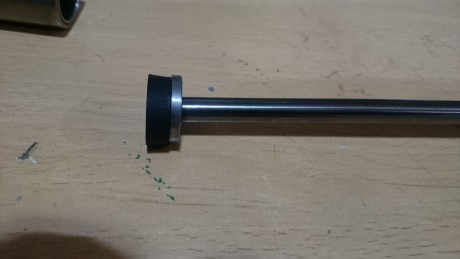 Este finde comprobé que POR NO ENGRASAR BIEN EL sello que viene con el gas ram, este se había desgastado 101