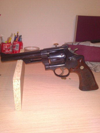 Vendo revolver S&W HIGHWAY PATROLMAN, calibre 35mag/38sp, 6 pulgadas, estado de pavonado perfecto. 01