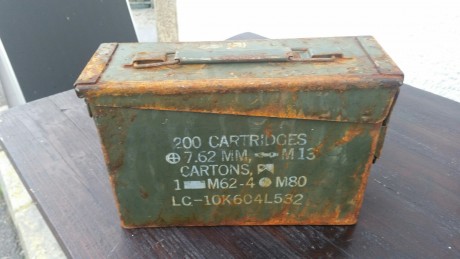Hoy un amigo encontró esta caja flotando en el mar. El interior está sin oxido, es estanca.
Me podríais 01