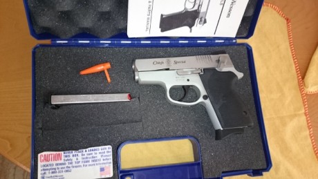 Hola, vendo esta pistola SW cs9 chief special del 9mm parabellum, esta guiada en F, tiene pocos tiros 02
