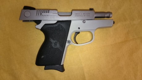 Hola, vendo esta pistola SW cs9 chief special del 9mm parabellum, esta guiada en F, tiene pocos tiros 00