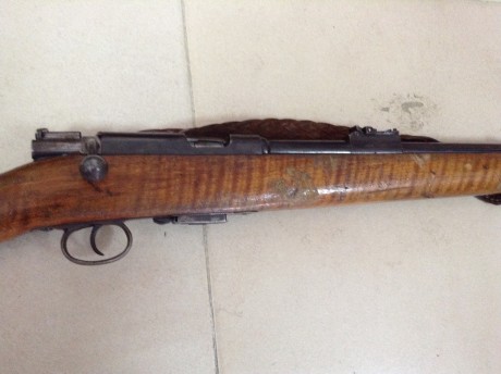 Vendo carabina 9 largo marca destroyer, 200 euros +portes esta en Sevilla guiada en D, poco uso 00