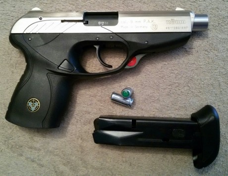   Hola otra vez!
Vendo pistola Vektor CP1 en calibre 9mmPAK NUEVA, recien traida de Alemania. Fabricada 02