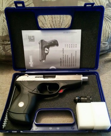   Hola otra vez!
Vendo pistola Vektor CP1 en calibre 9mmPAK NUEVA, recien traida de Alemania. Fabricada 00